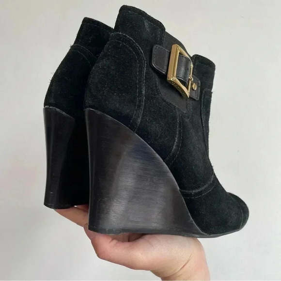 Tory Burch Suede Ankle Boots Wedge Heel Black Leather Gold Buckle Womens 9 - Picture 3 of 11